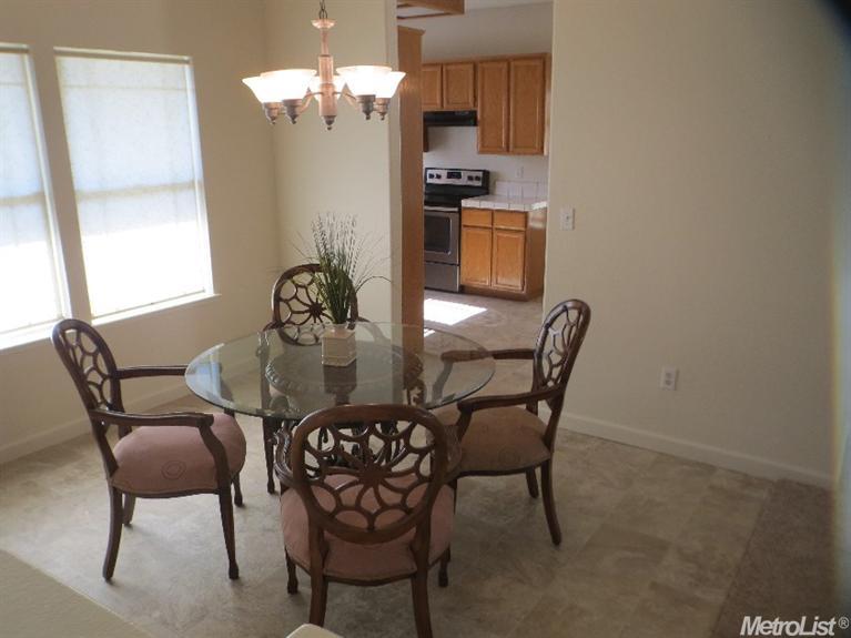 2595 Hogan Dr, Turlock, CA 95382 photo 4