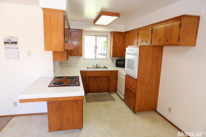 1433 Vista Dr, Lodi, CA 95242 photo 4