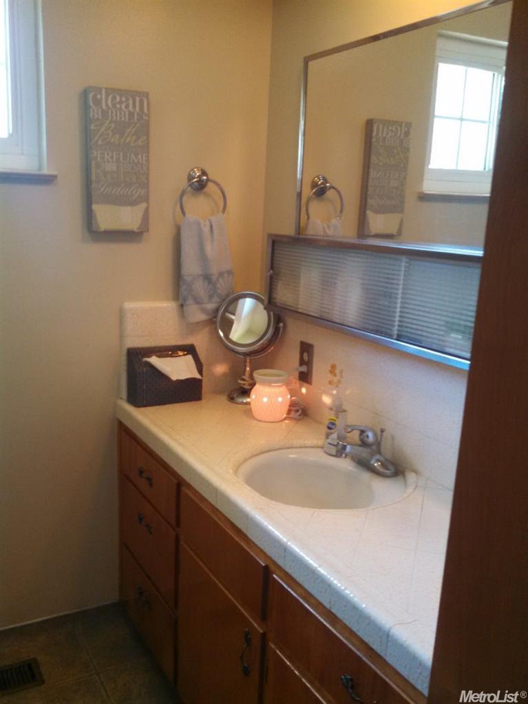 8213 E Northland Rd, Manteca, CA 95336 photo 3