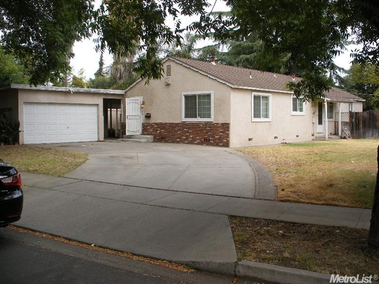 2104 Budd St, Modesto, CA 95350 photo 1
