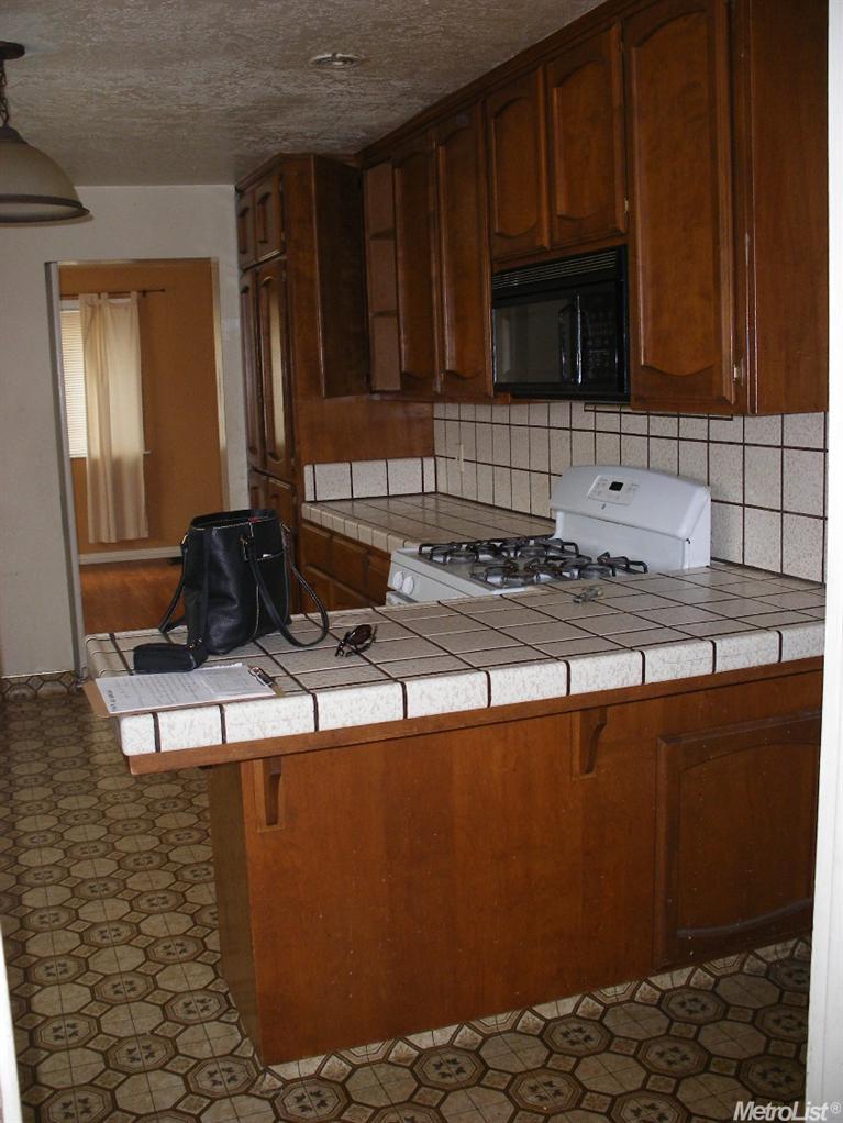 2104 Budd St, Modesto, CA 95350 photo 5