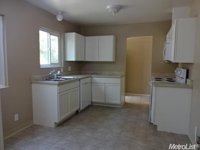 2920 Tahoe Dr, Merced, CA 95340 photo 4