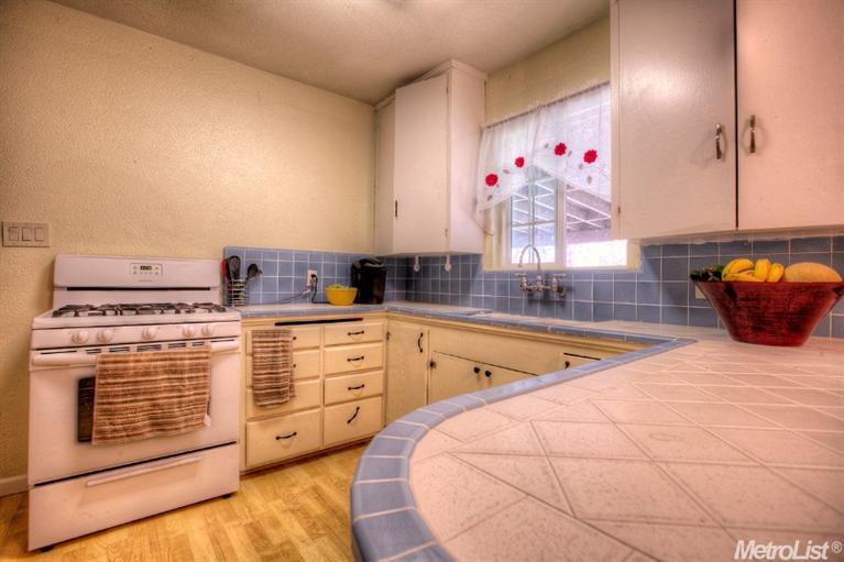 1621 Wolf Ave, Modesto, CA 95358 photo 9