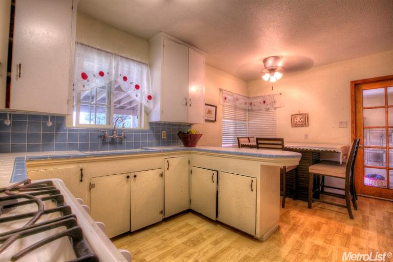 1621 Wolf Ave, Modesto, CA 95358 photo 11