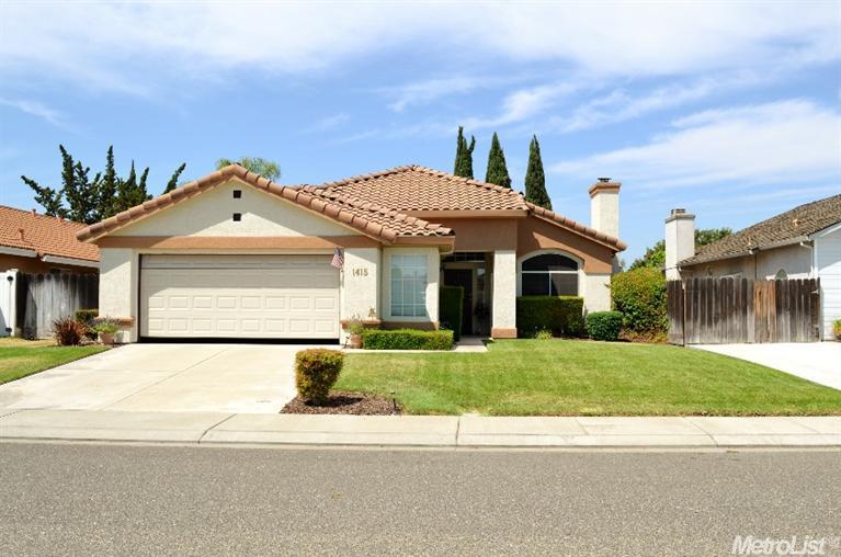 1415 Country Woods Dr, Ripon, CA 95366 photo 1