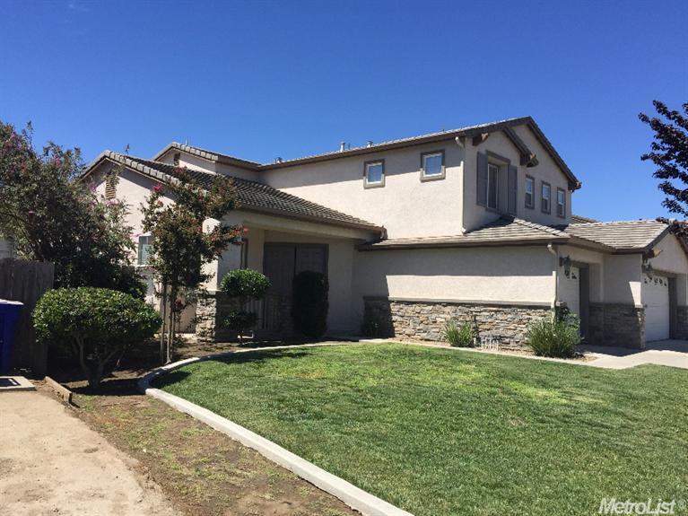 582 Carnelian Ave, Lathrop, CA 95330 photo 2