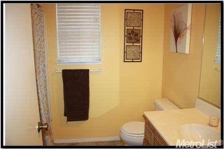 930 Ayers Ln, Galt, CA 95632 photo 6