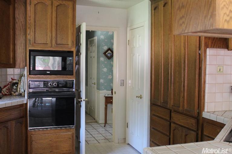 1943 Marshall, Turlock, CA 95380 photo 6