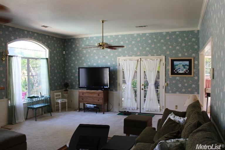 1943 Marshall, Turlock, CA 95380 photo 3