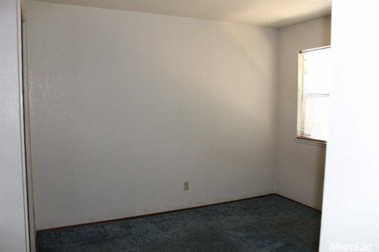 1943 Marshall, Turlock, CA 95380 photo 16