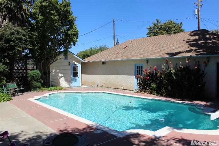 1943 Marshall, Turlock, CA 95380 photo 11