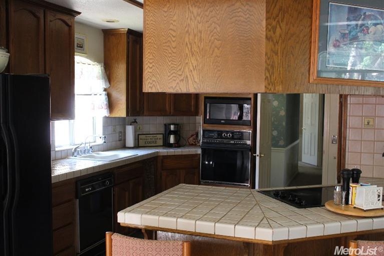 1943 Marshall, Turlock, CA 95380 photo 5