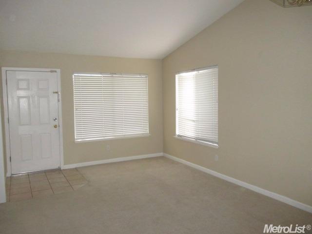 1033 Norman Dr, Manteca, CA 95336 photo 1