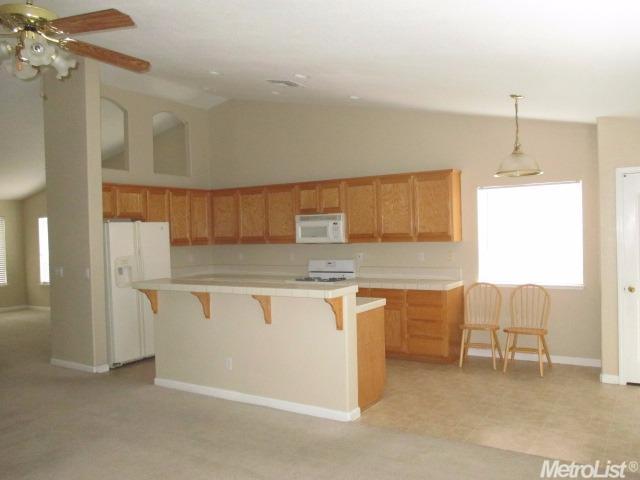 1033 Norman Dr, Manteca, CA 95336 photo 6