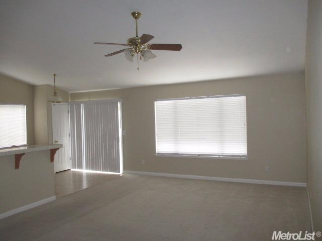 1033 Norman Dr, Manteca, CA 95336 photo 4