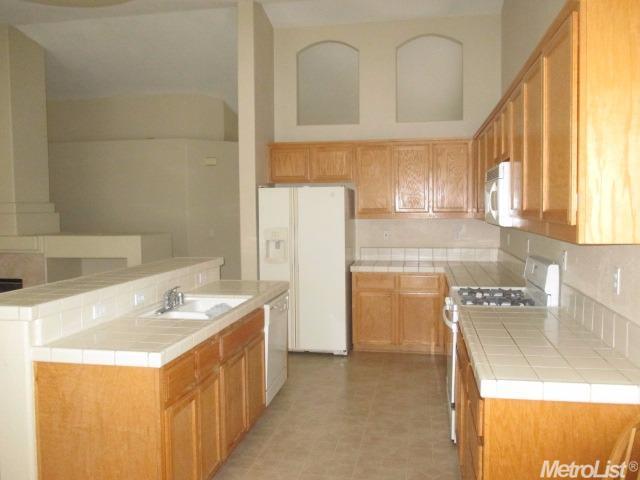 1033 Norman Dr, Manteca, CA 95336 photo 7
