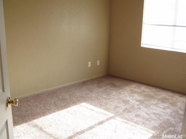 94 Barbados, Merced, CA 95341 photo 8