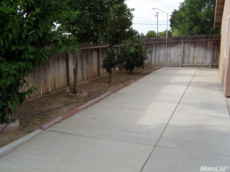 94 Barbados, Merced, CA 95341 photo 15