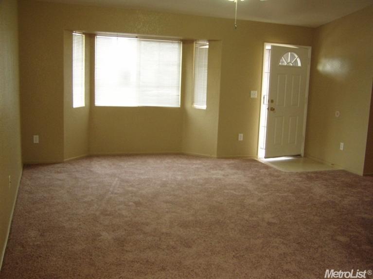 94 Barbados, Merced, CA 95341 photo 2