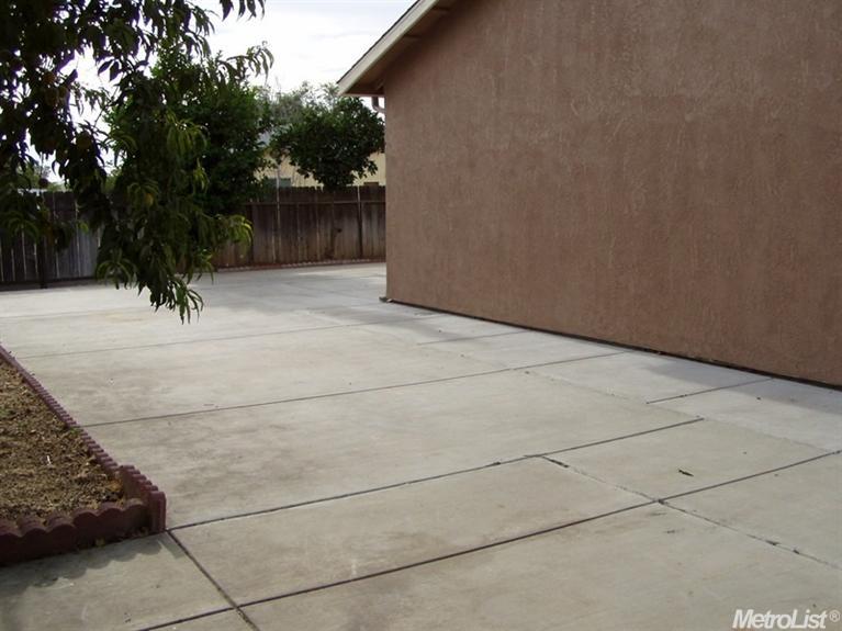 94 Barbados, Merced, CA 95341 photo 14