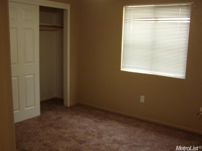 94 Barbados, Merced, CA 95341 photo 9