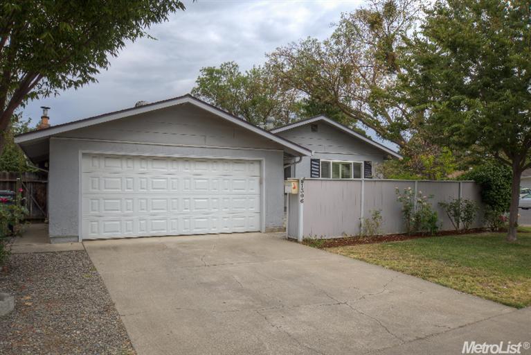 1306 Alder Pl, Davis, CA 95618 photo 2