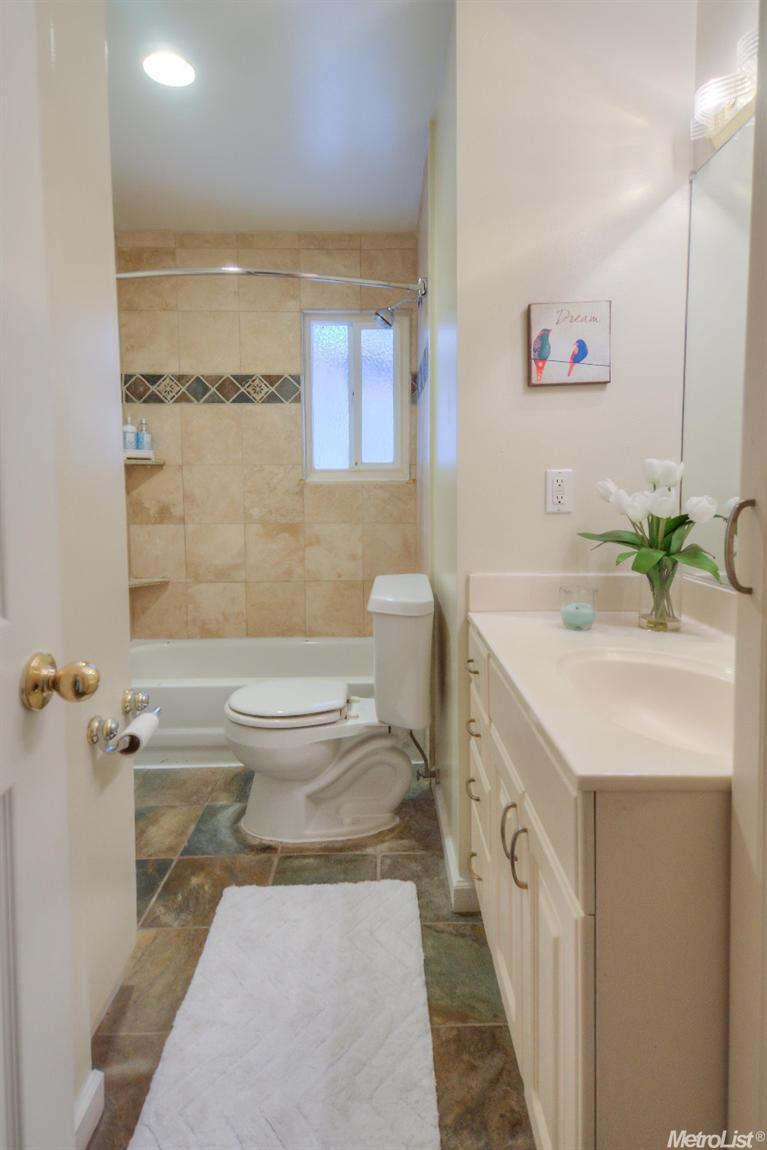 1306 Alder Pl, Davis, CA 95618 photo 12