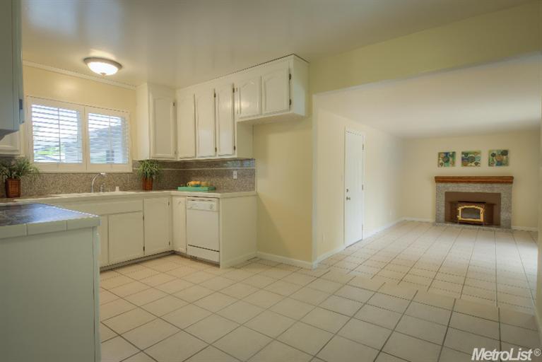 1306 Alder Pl, Davis, CA 95618 photo 11