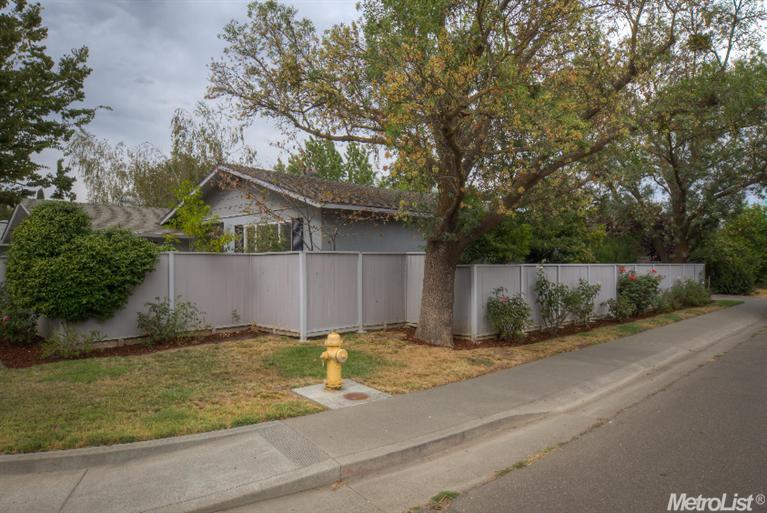 1306 Alder Pl, Davis, CA 95618 photo 3