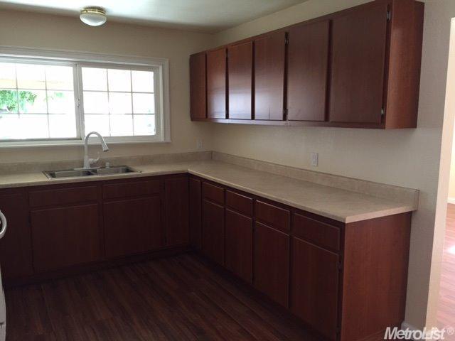 1533 Lassen Ave, Modesto, CA 95358 photo 4