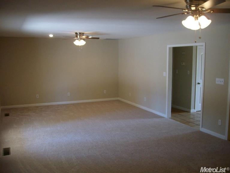 3124 Williamsburg Way, Modesto, CA 95355 photo 9