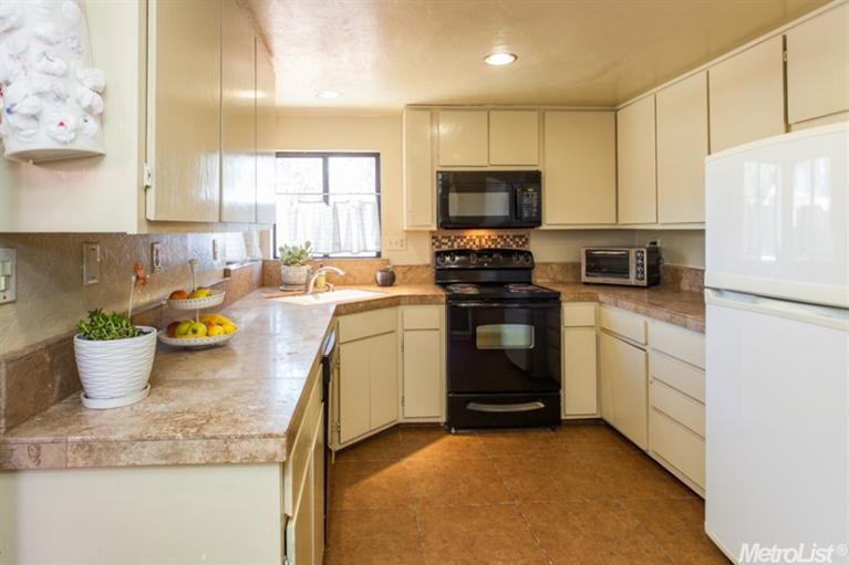 309 Orange Ave, Modesto, CA 95350 photo 3