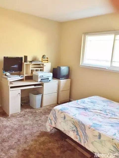 1601 Primrose Ln, Modesto, CA 95355 photo 7