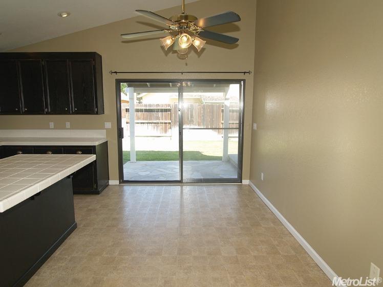 2104 Noelle Ct, Modesto, CA 95355 photo 8