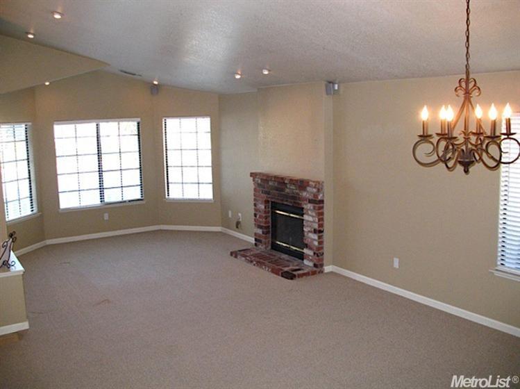 2104 Noelle Ct, Modesto, CA 95355 photo 5