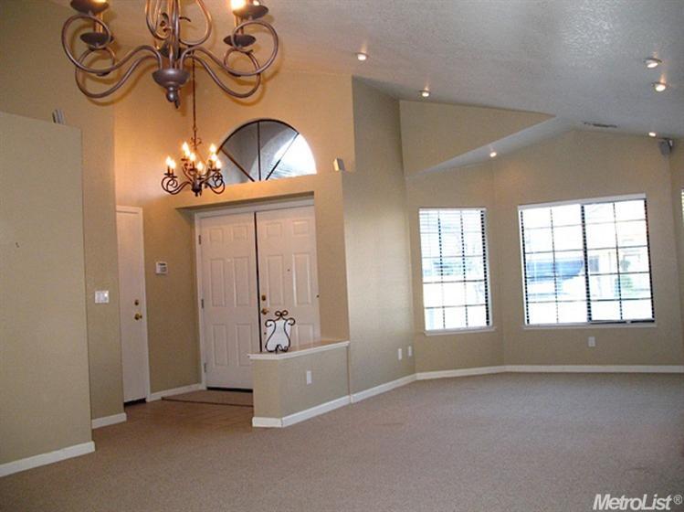2104 Noelle Ct, Modesto, CA 95355 photo 4