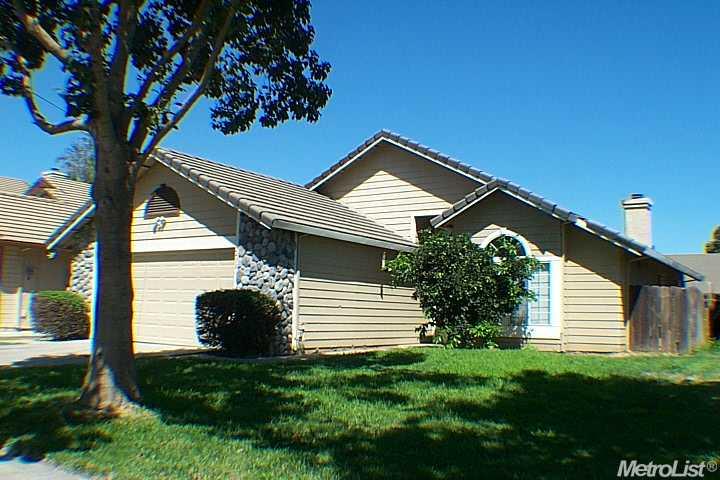 2408 Ustick Rd, Modesto, CA 95358 photo 1