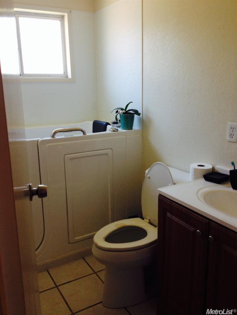 1505 Thorsen Ave, Modesto, CA 95355 photo 10