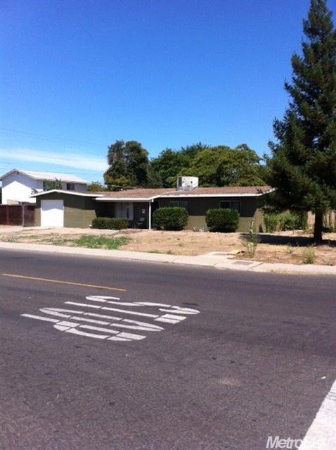 1505 Thorsen Ave, Modesto, CA 95355 photo 1