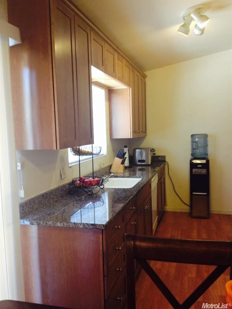 1505 Thorsen Ave, Modesto, CA 95355 photo 2