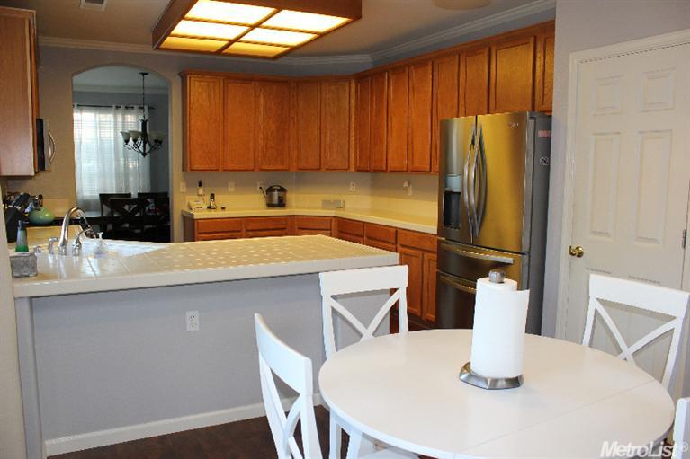 3200 Parkcrest Dr, Modesto, CA 95355 photo 4