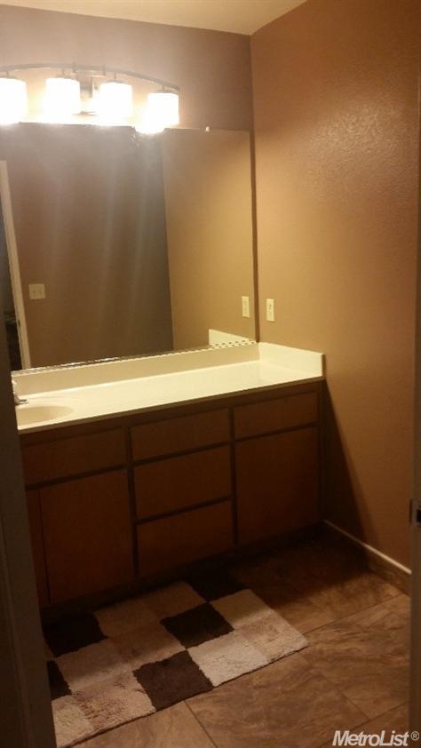2637 Riverbend Dr, Modesto, CA 95351 photo 9