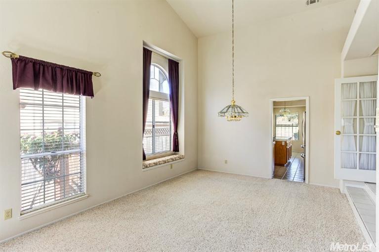 2304 Eagle Ct, Rocklin, CA 95677 photo 4