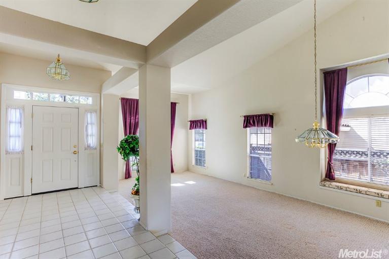 2304 Eagle Ct, Rocklin, CA 95677 photo 2