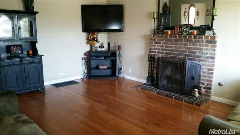 685 Carson Ave, Manteca, CA 95337 photo 1