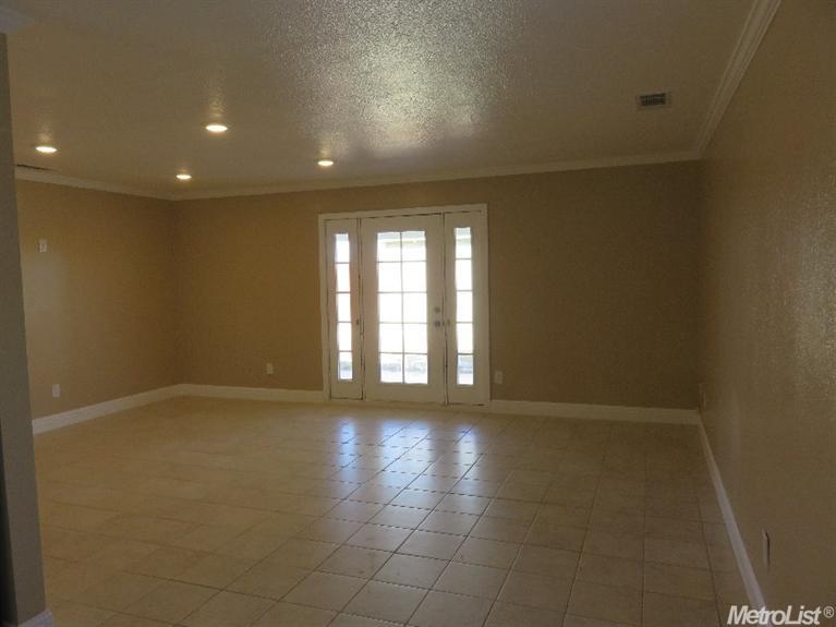 629 Cameron Way, Modesto, CA 95357 photo 5