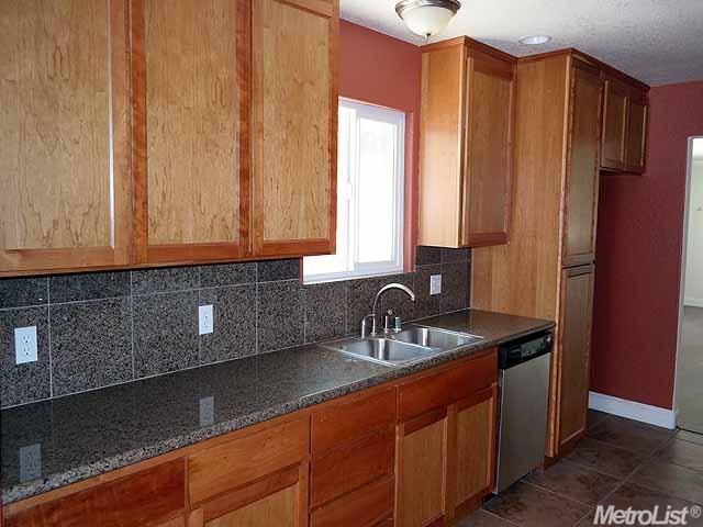 102 Bodem St, Modesto, CA 95350 photo 2