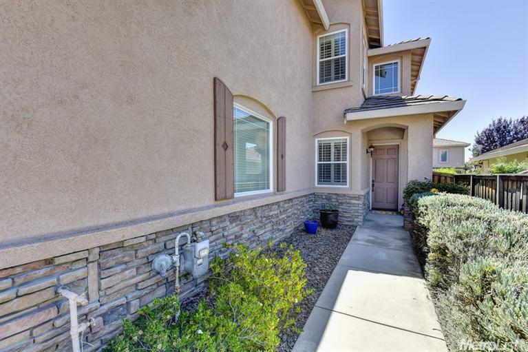 965 Cameron Dr, Folsom, CA 95630 photo 1