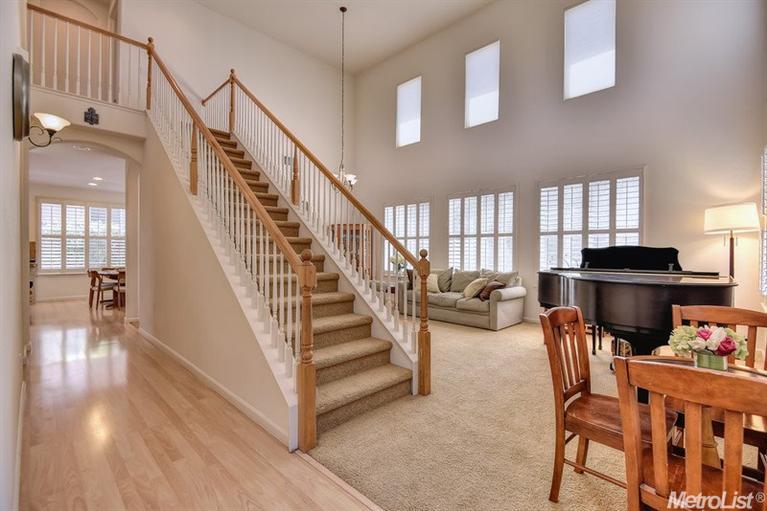 965 Cameron Dr, Folsom, CA 95630 photo 2