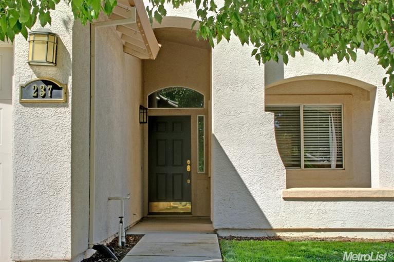 237 Buffet Ct, Folsom, CA 95630 photo 2